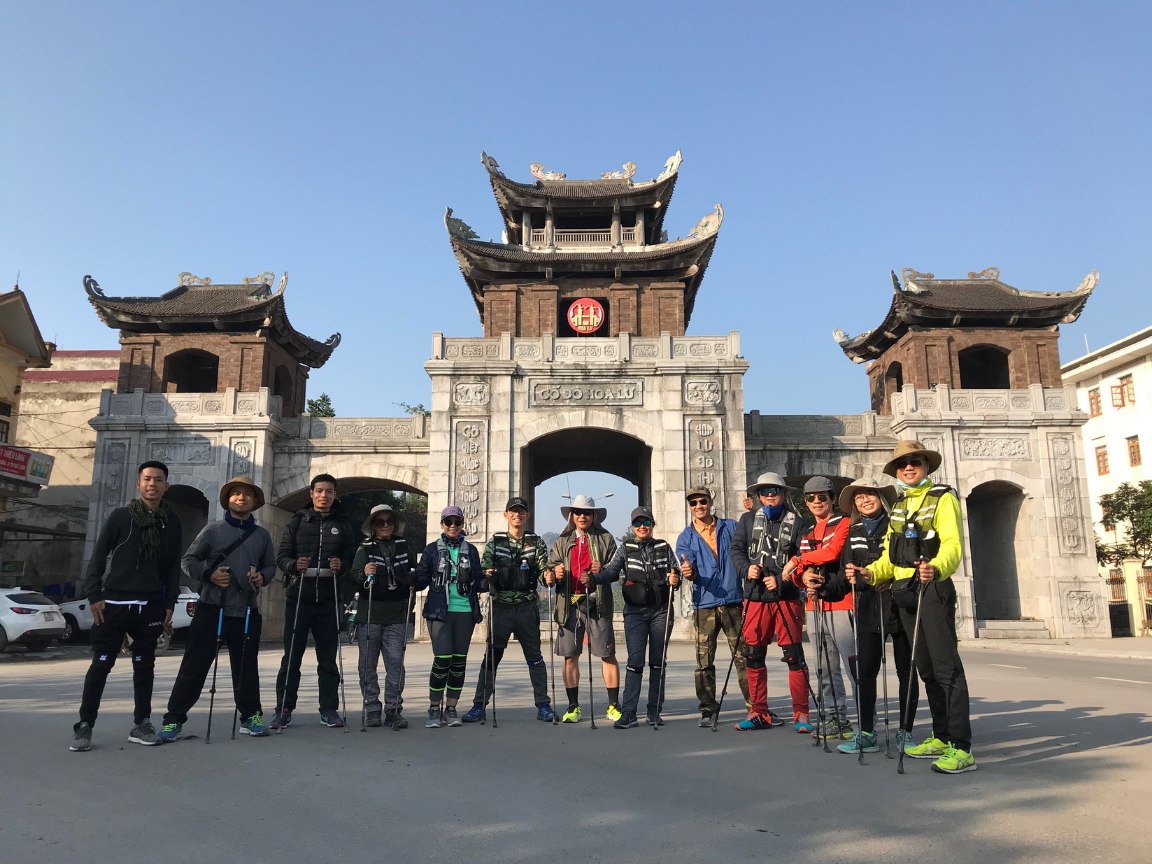 KTS Nguyễn Hà Lam đi bộ xuyên Việt